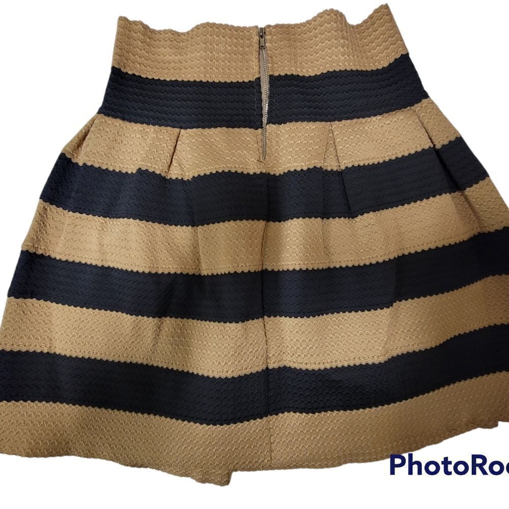 Neslay Miniskirt  - Picture 2 of 3